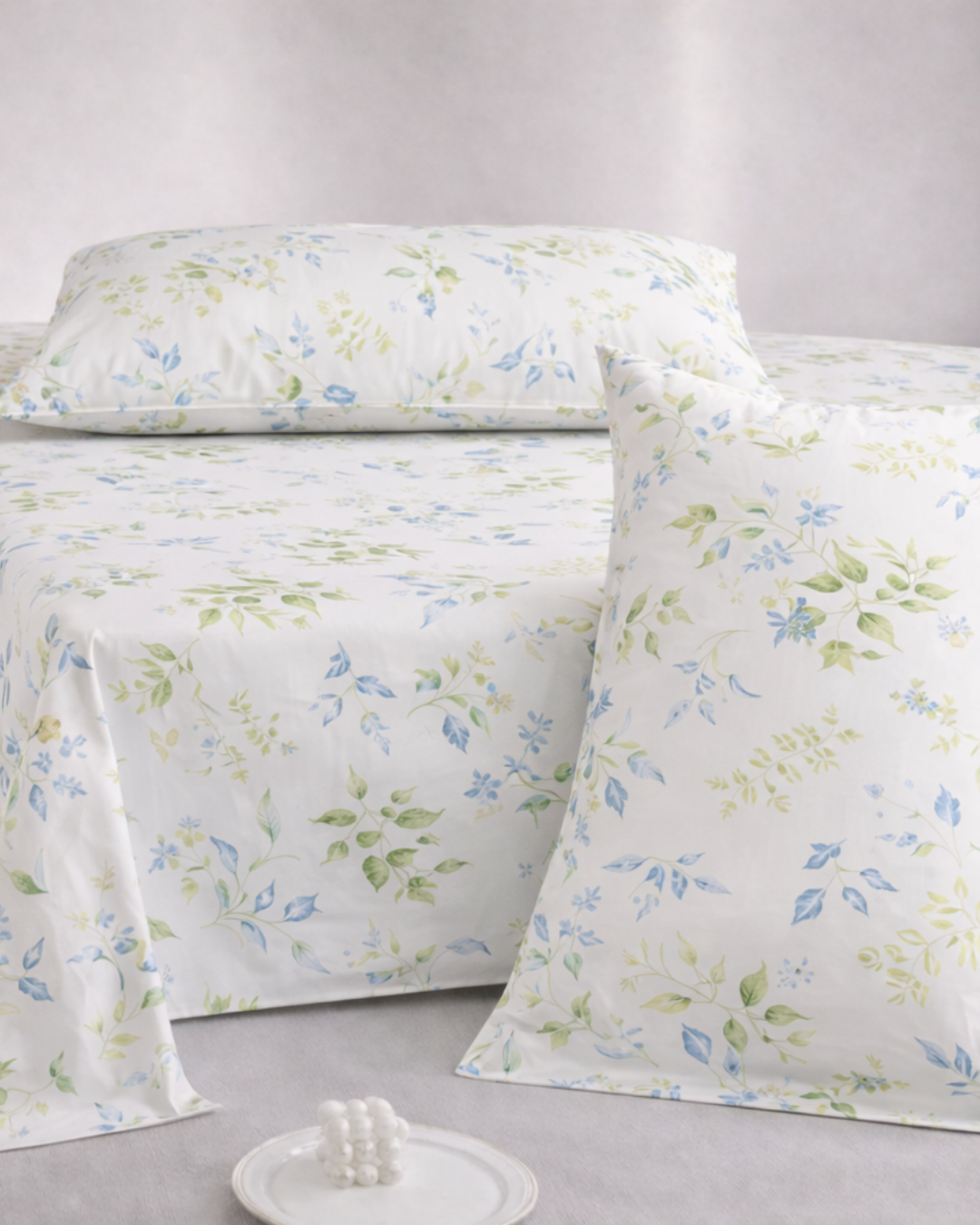 Super King Size Bedsheet | 400TC | 100% Pure Cotton Super King Size Bedsheet(275×275cm) with 2 Pillow Covers | Leaf Pattern (White & Green)